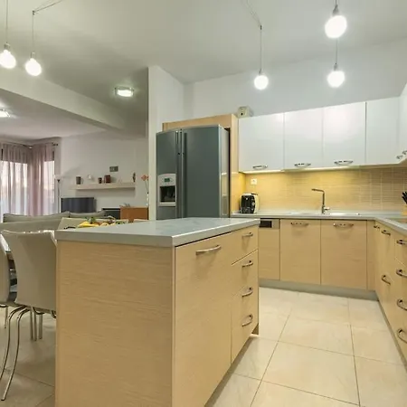 Serenity Ялиссос